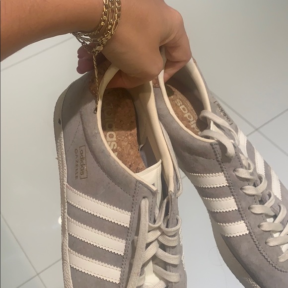 Adidas Gazelle grey sneakers - Picture 2 of 3